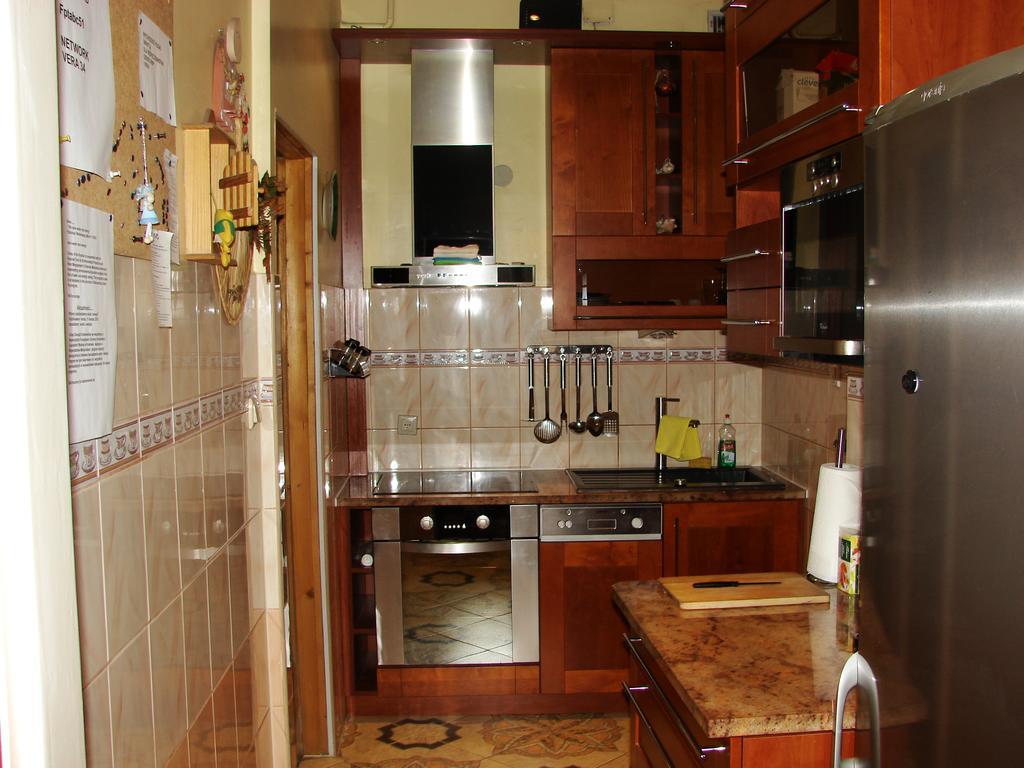Pokoje Goscinne Victoria Krakau Exterior foto
